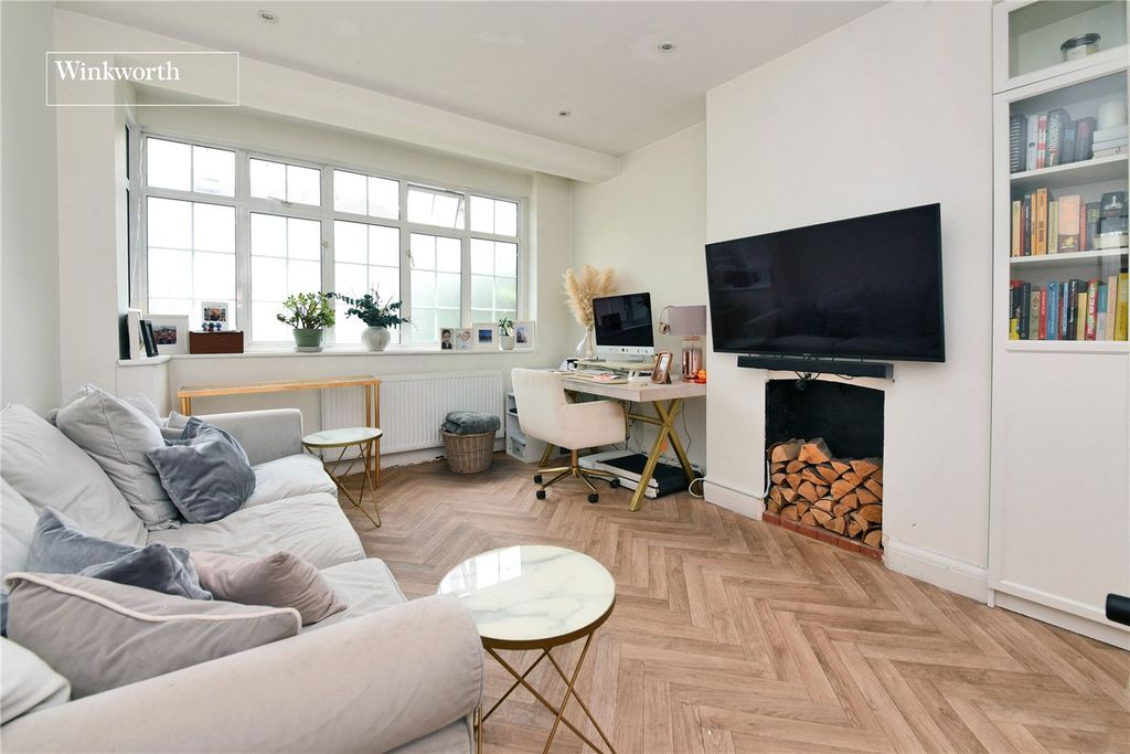 Property photo 2 of 23 Picture No. 04