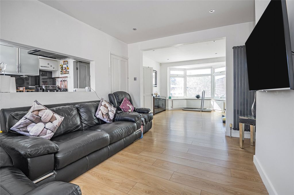 Property photo 2 of 20 Picture No. 17