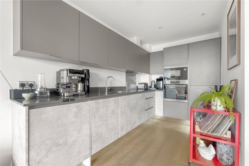 Property photo 2 of 15 Picture No. 28