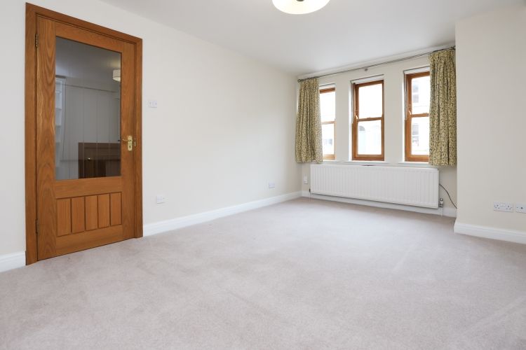 Property photo 3 of 14 231953