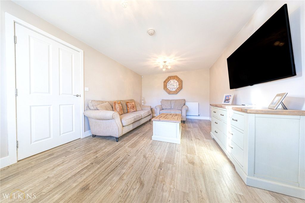 Property photo 3 of 48 Picture No. 03