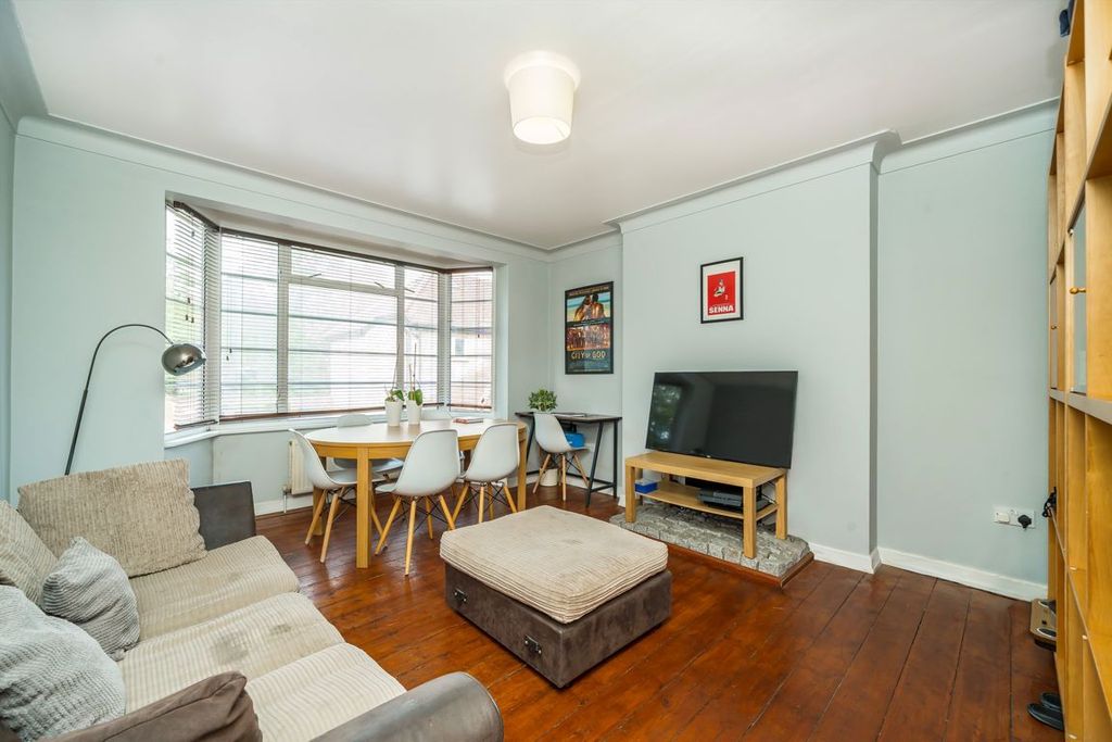 Property photo 2 of 5