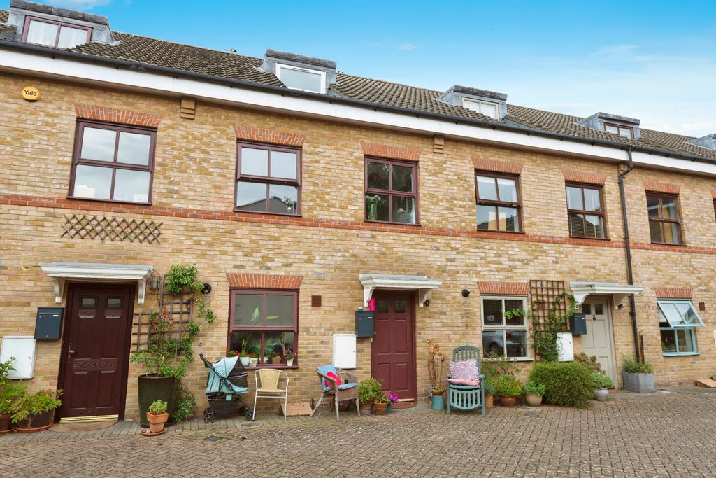 Property photo 1 of 17 Img_0108