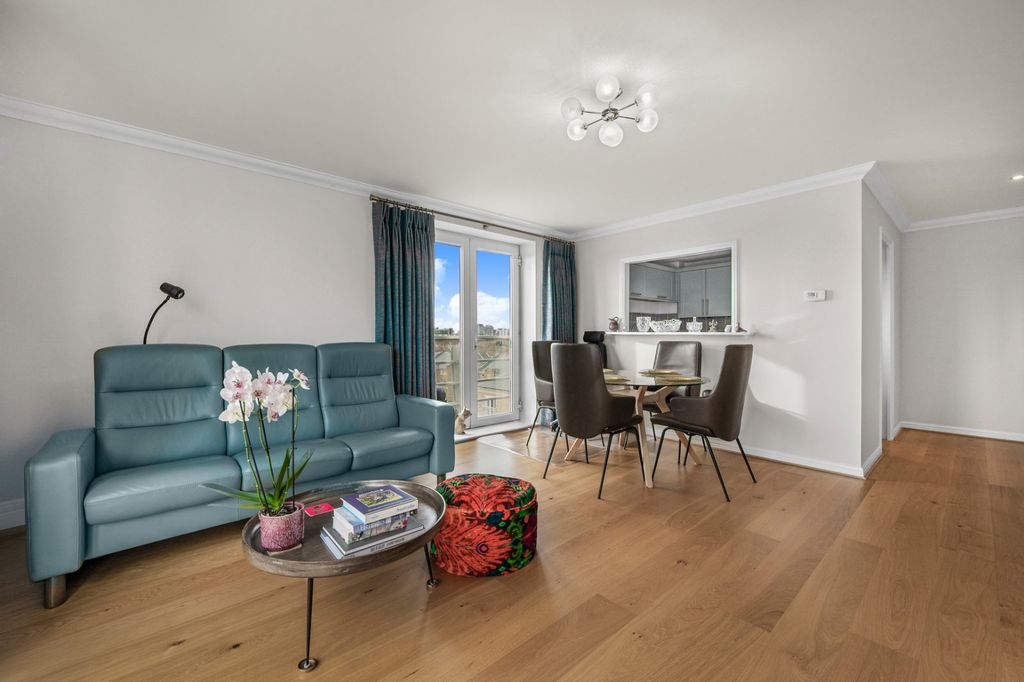 Property photo 3 of 11