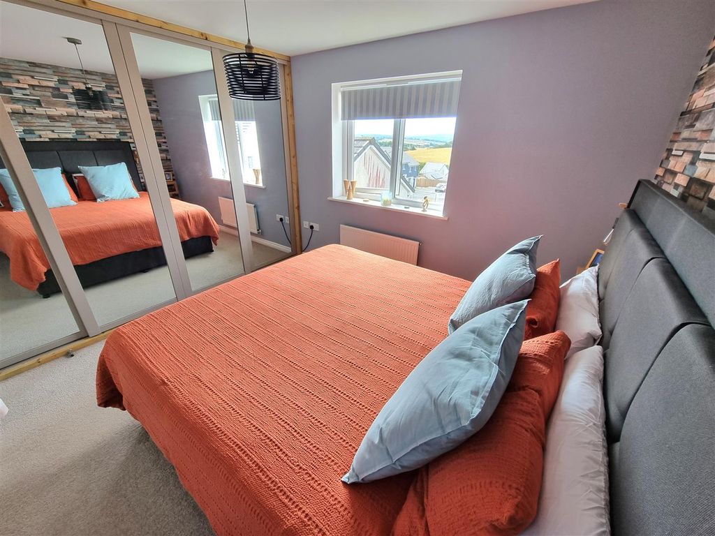 Property photo 3 of 16 Bed 1.1.Jpg