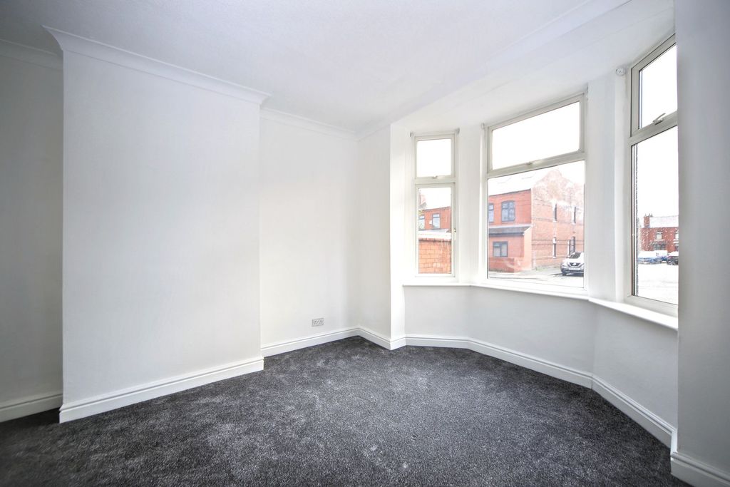 Property photo 3 of 23