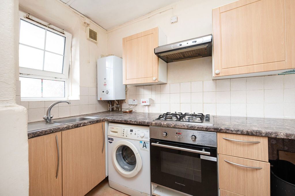 Property photo 2 of 8