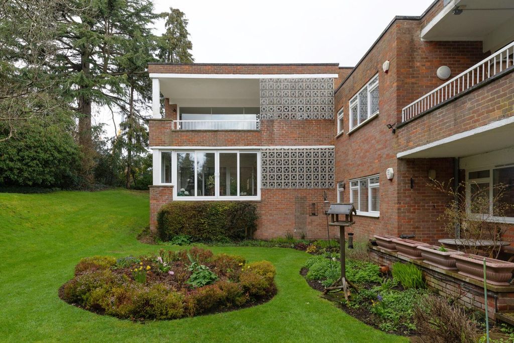 Property photo 2 of 26