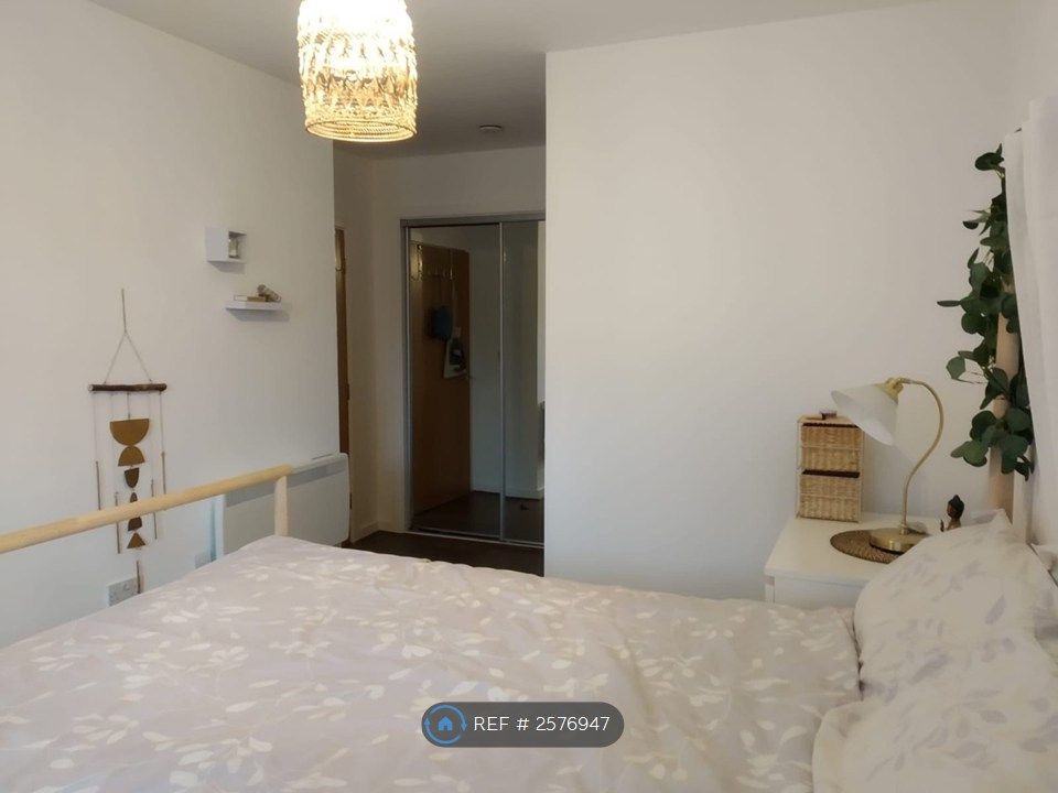 Property photo 3 of 10 Master Bedroom