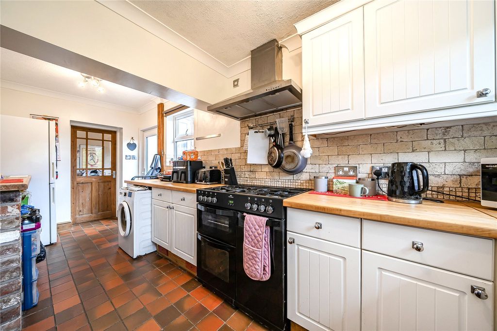 Property photo 3 of 23 Picture No. 21