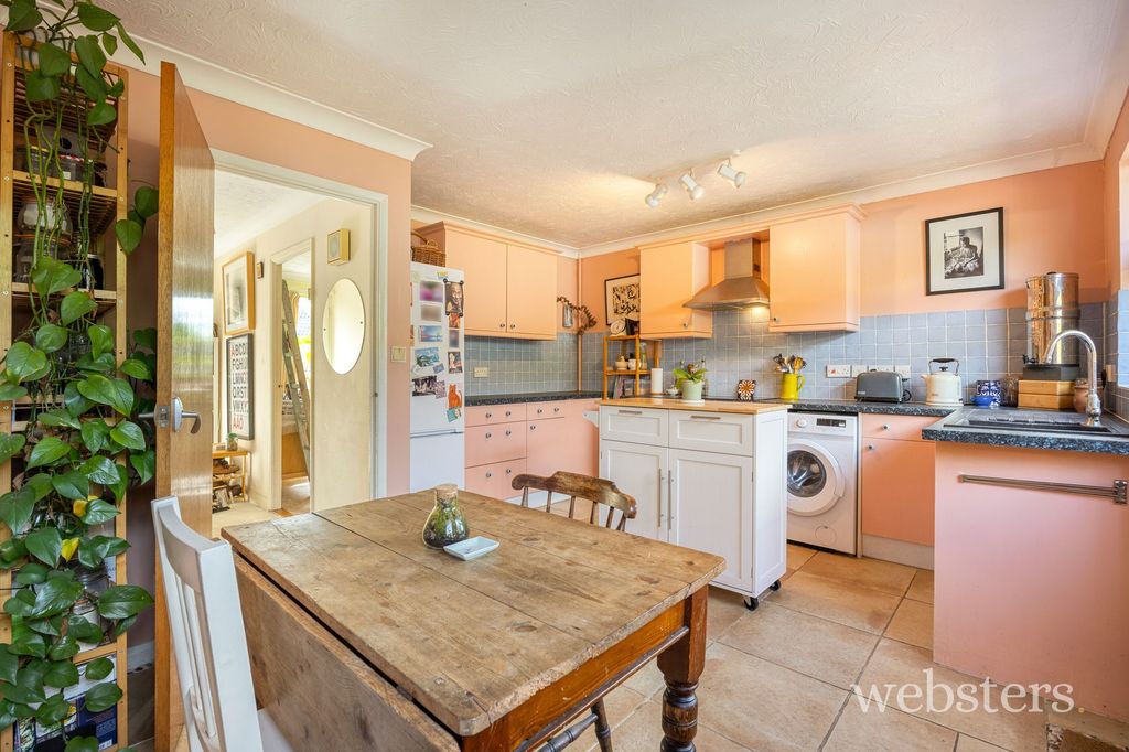 Property photo 2 of 37