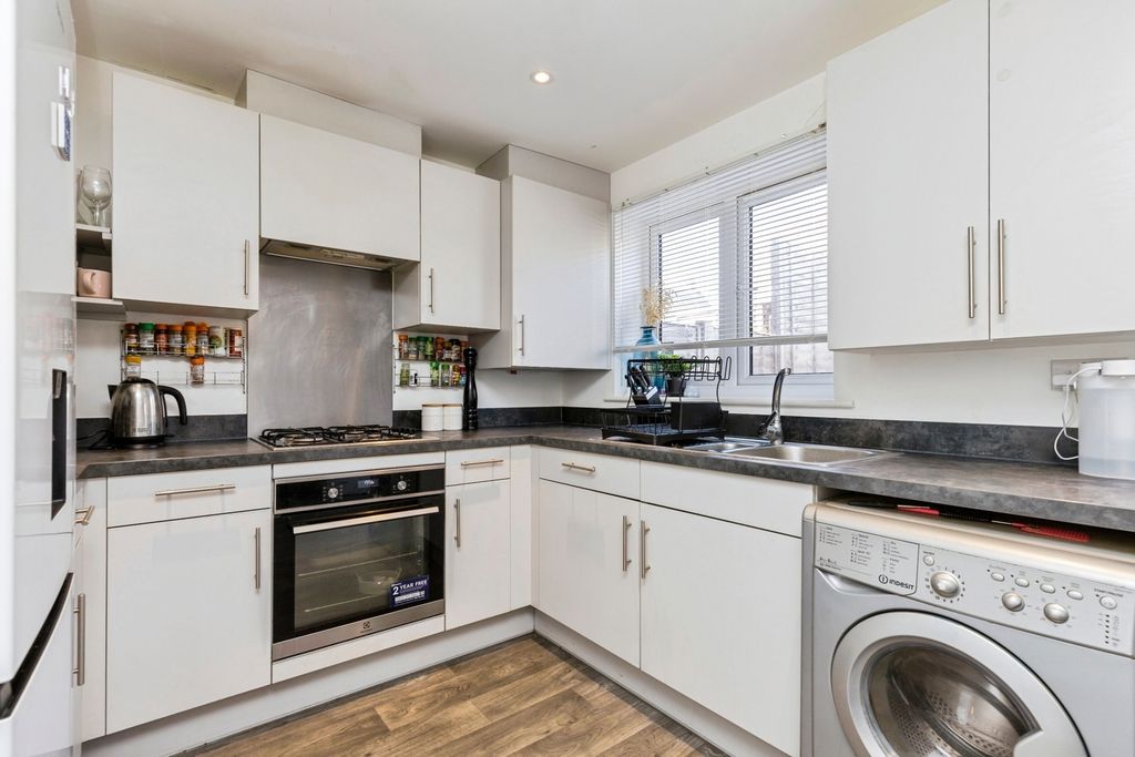 Property photo 2 of 20 Pbox-Img.Jpg