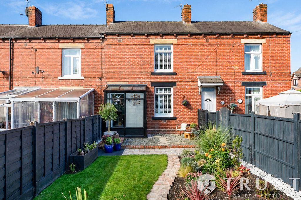 Property photo 1 of 39