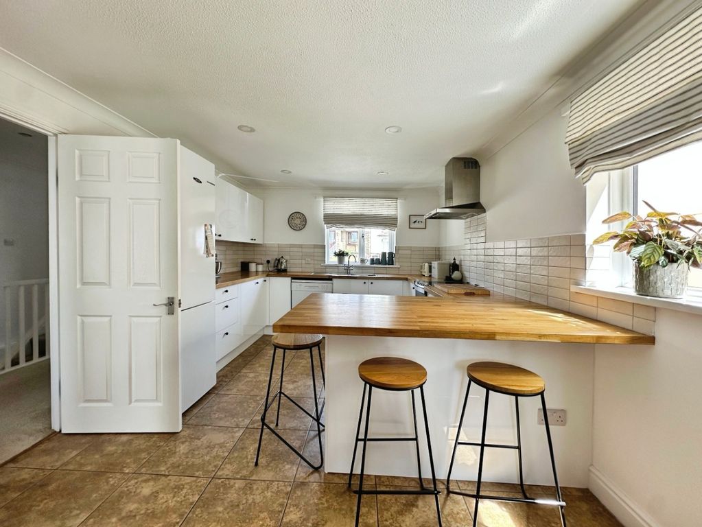 Property photo 2 of 26 5034175