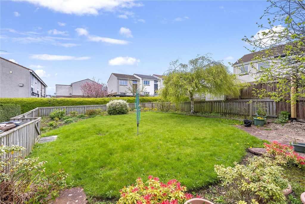 Property photo 3 of 21 24 Howden Hall Loan