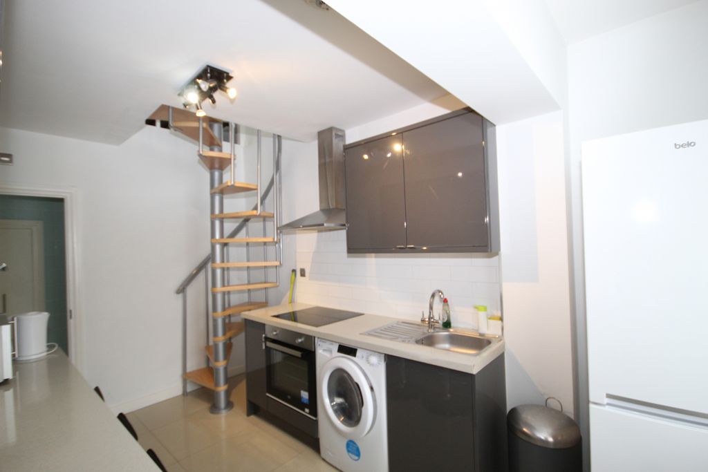 Property photo 3 of 7 Gallery