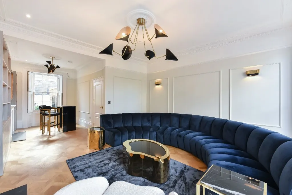 House in London, Paddington - More