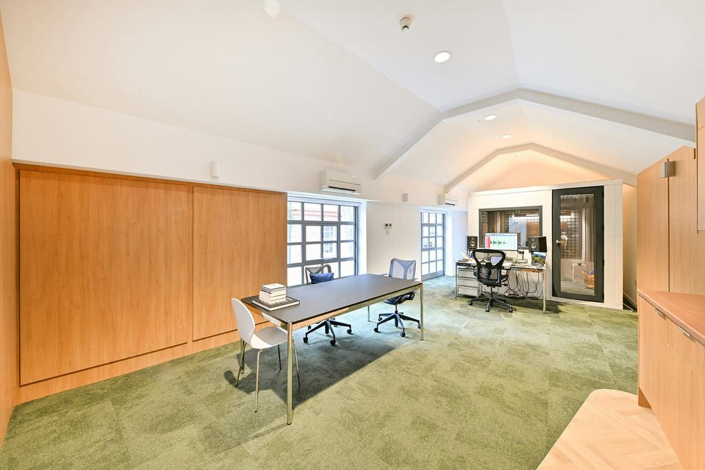 Property photo 3 of 18 Tankerton Works 12 Agyle Walk London WC1H 8Ha  Internal 7.Jpg