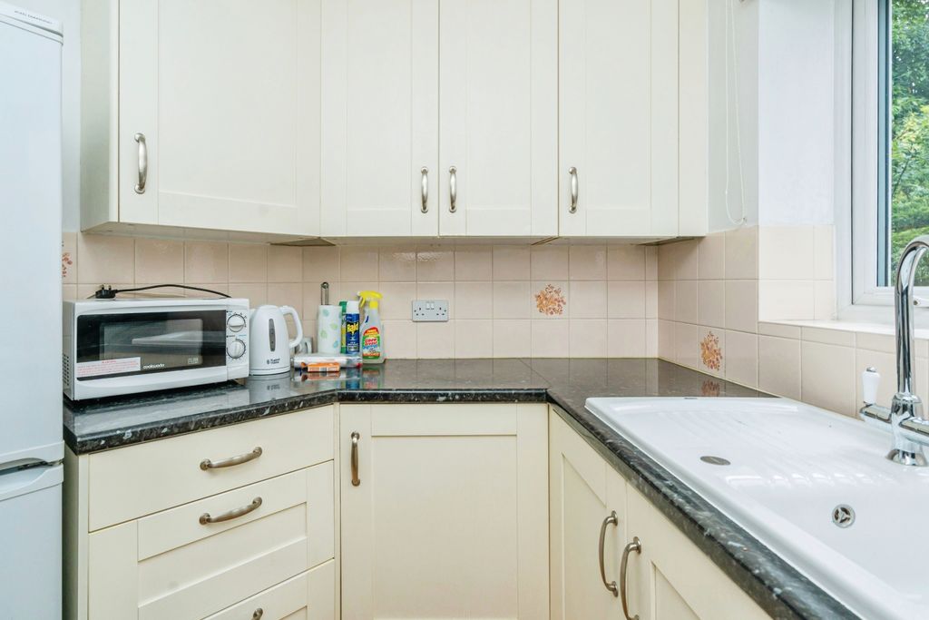 Property photo 2 of 15 Kitchen