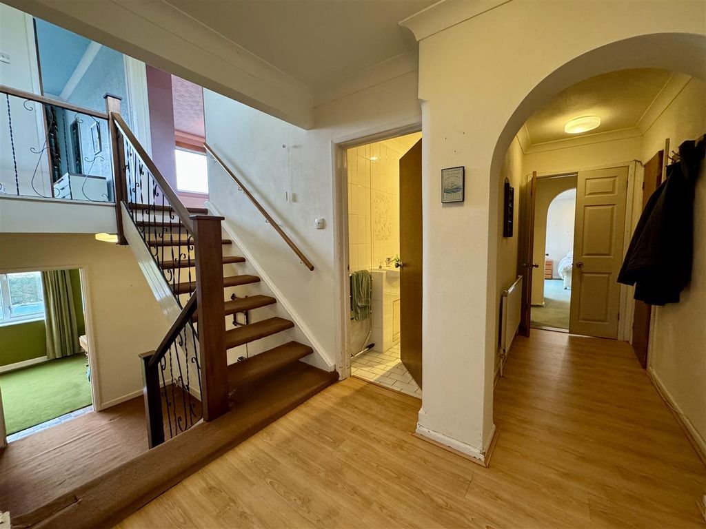 Property photo 3 of 42 Ground Floor