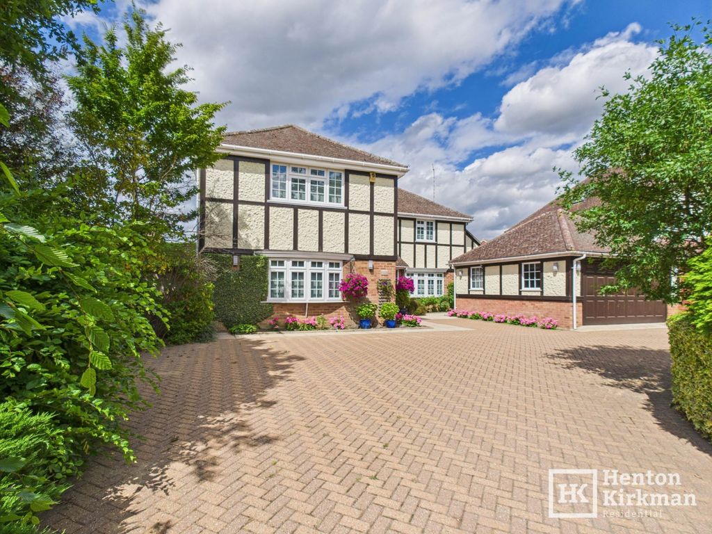 Property photo 1 of 31