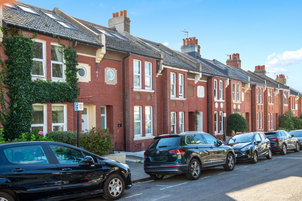 Property photo 1 of 15 Attractive Tree-Lined Street With Well-Maintained ...