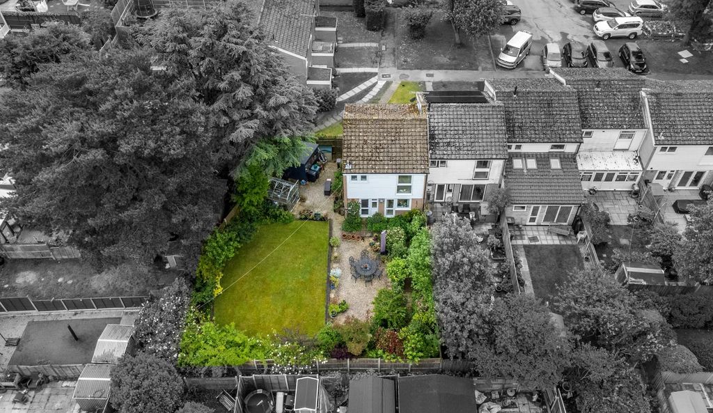 Property photo 2 of 18 Rear Garden