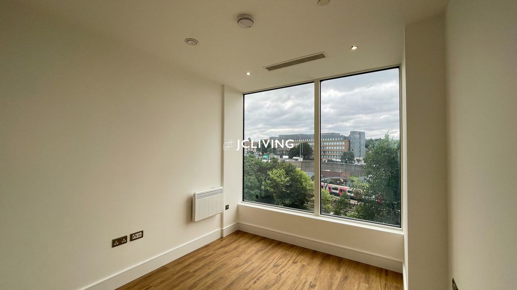 Property photo 3 of 12 Gallery