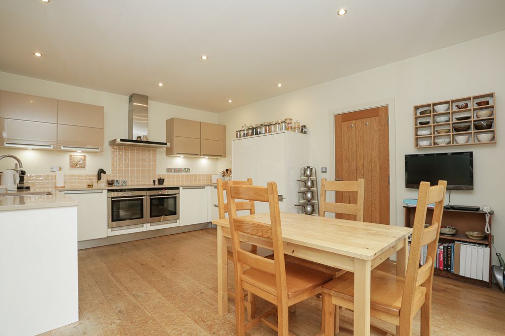 Property photo 2 of 19 Picture 2