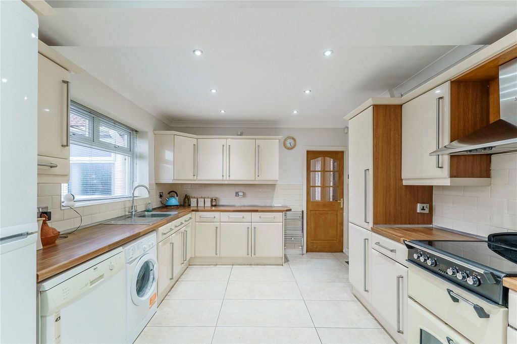 Property photo 2 of 22 Picture No. 40