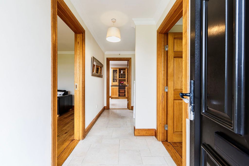 Property photo 3 of 54