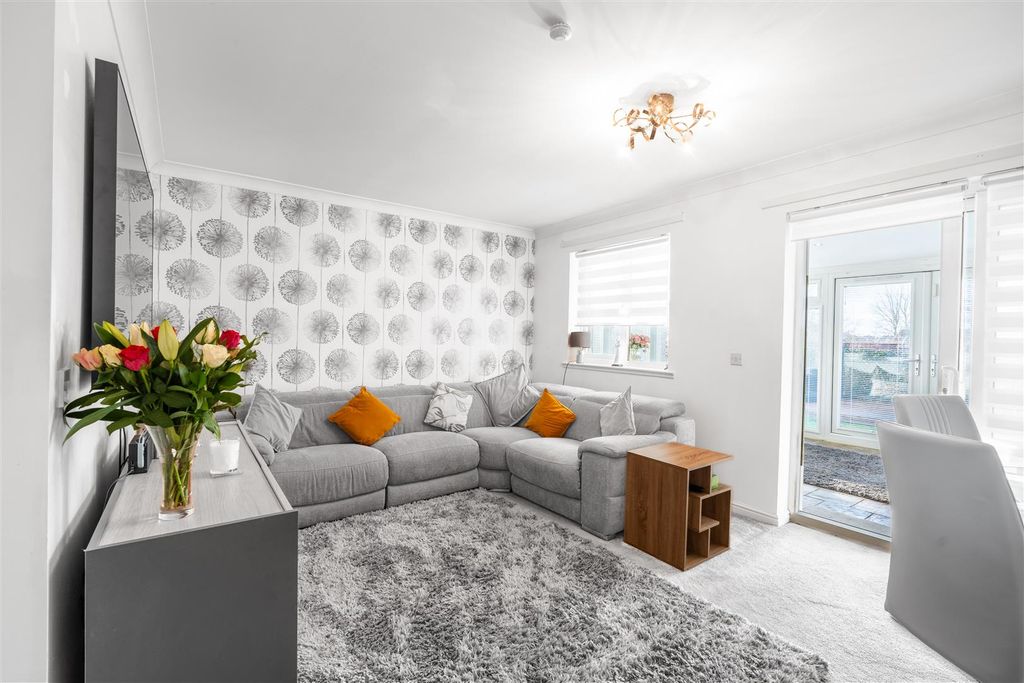 Property photo 3 of 14 Lounge-3.Jpg