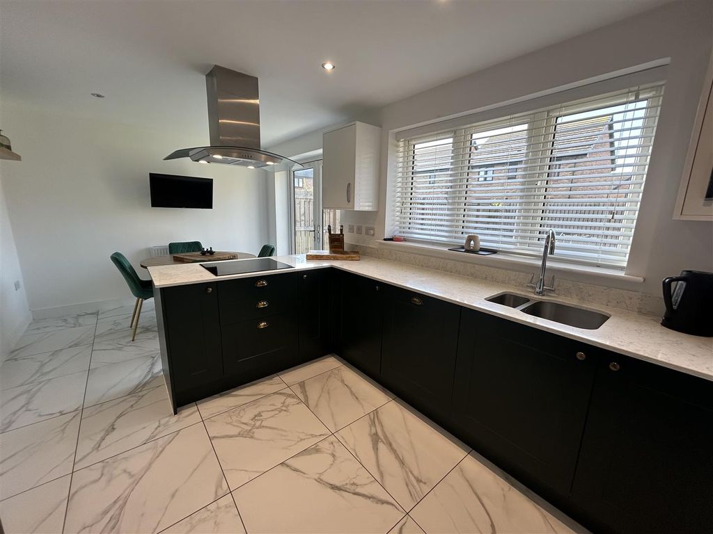 Property photo 3 of 14 Image00053.Jpeg