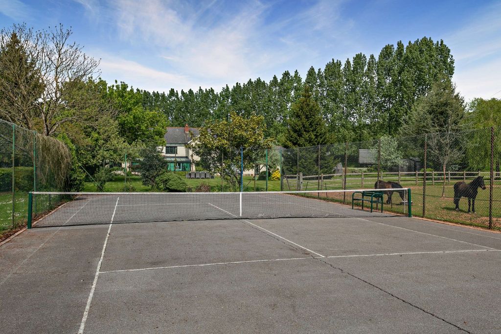 Property photo 3 of 26 Tennis Court