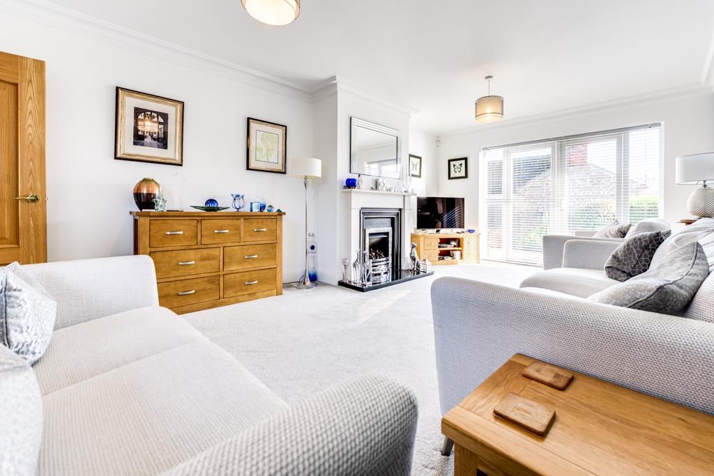 Property photo 2 of 35 10A Queen Eleanor Road, Geddington-17.Jpg