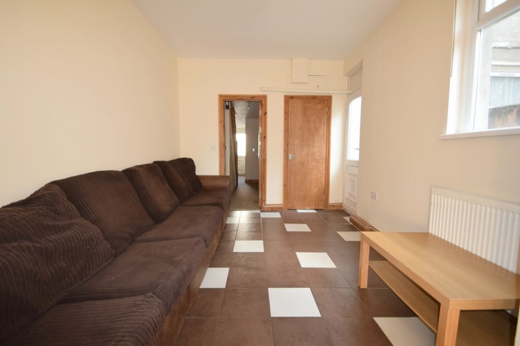 Property photo 2 of 15 Photo 8