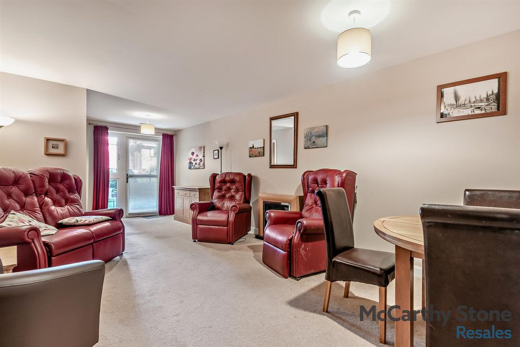 Property photo 2 of 33 8664000-Interior11-800.Jpg