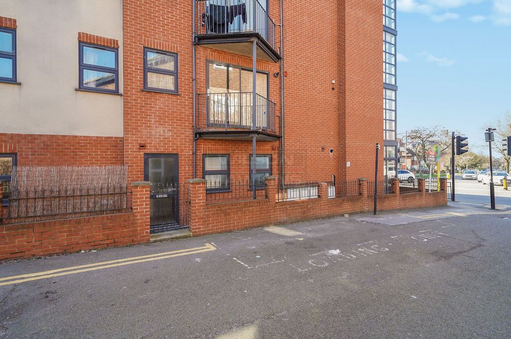 Property photo 2 of 8