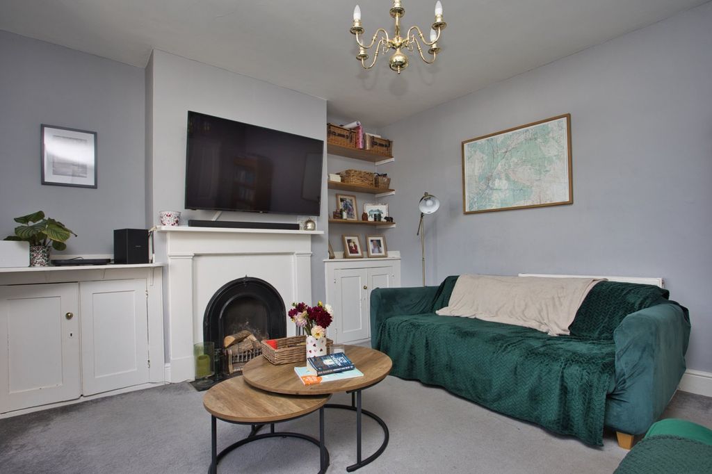 Property photo 2 of 12 Picture 2