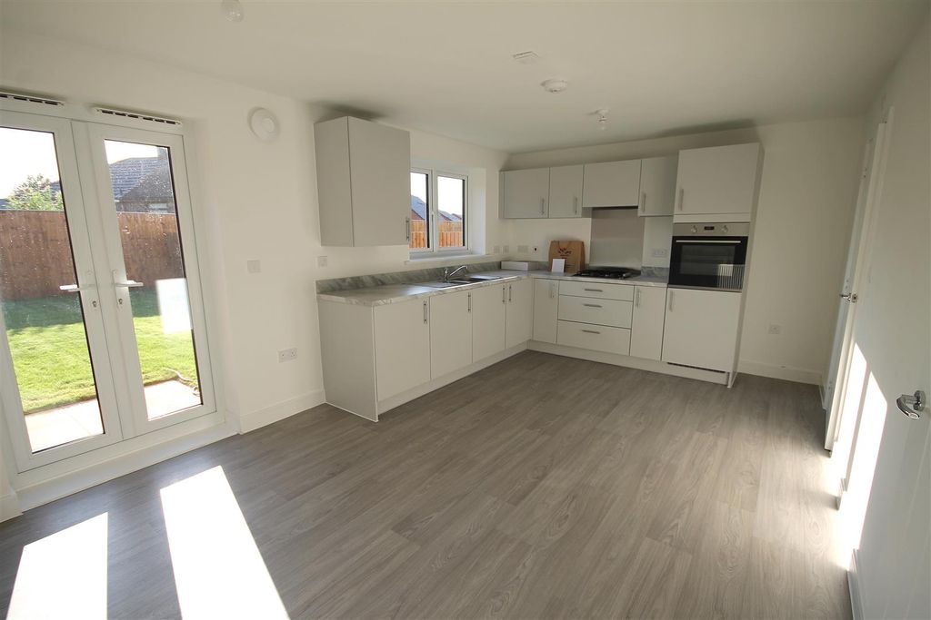 Property photo 3 of 20 Kitchen Diner