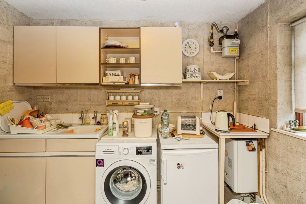 Property photo 3 of 10 Pbox-Img.Jpg