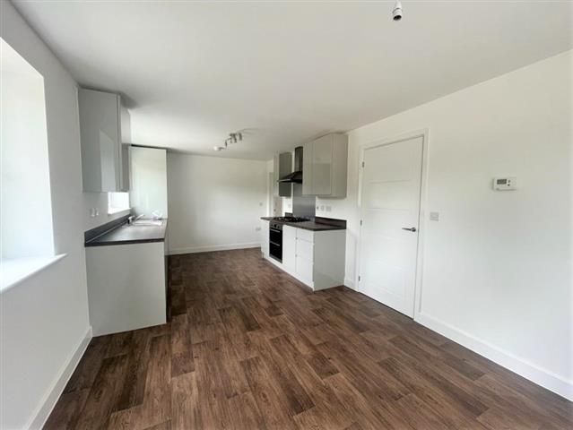 Property photo 3 of 6 Kitchen