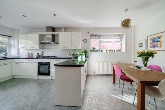 Property photo 2 of 20 Kitchen