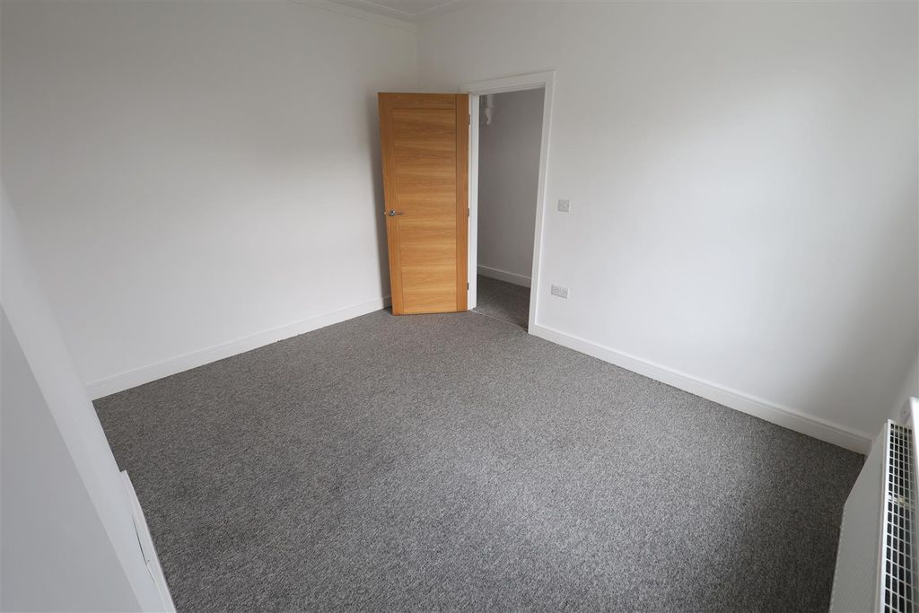 Property photo 2 of 23 Bp Lounge ii.Jpg