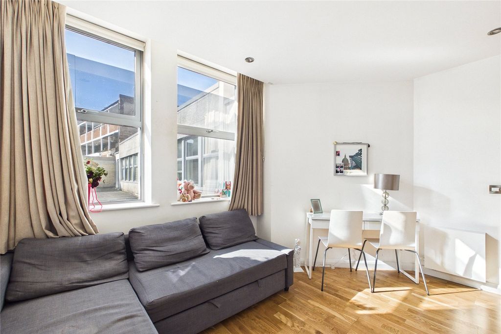 Property photo 3 of 8 Picture No. 04