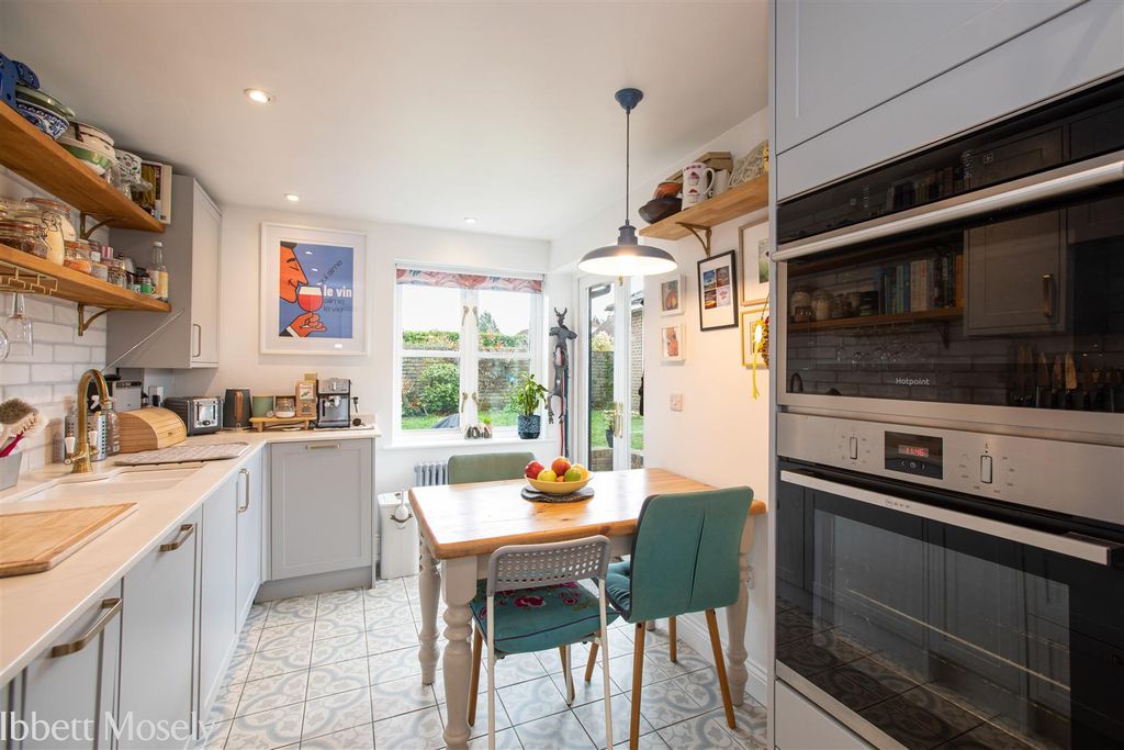 Property photo 1 of 16 20260330-1 Albion Close19.Jpg