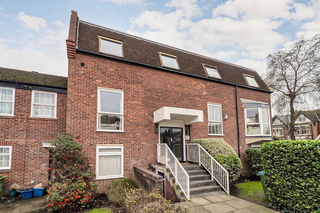 Property photo 1 of 8 4827700