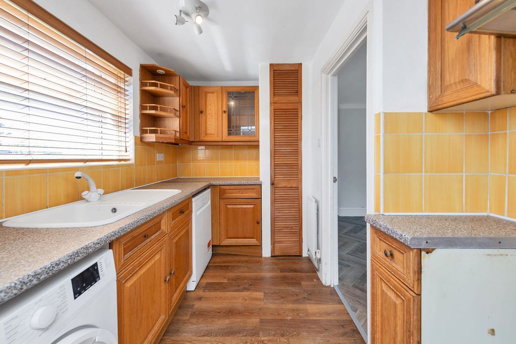 Property photo 3 of 20