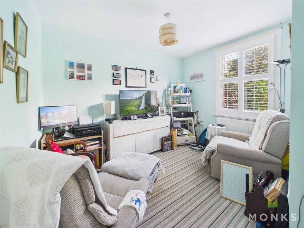 Property photo 3 of 33 Cam01520G0-Pr0273-Still019.Jpg