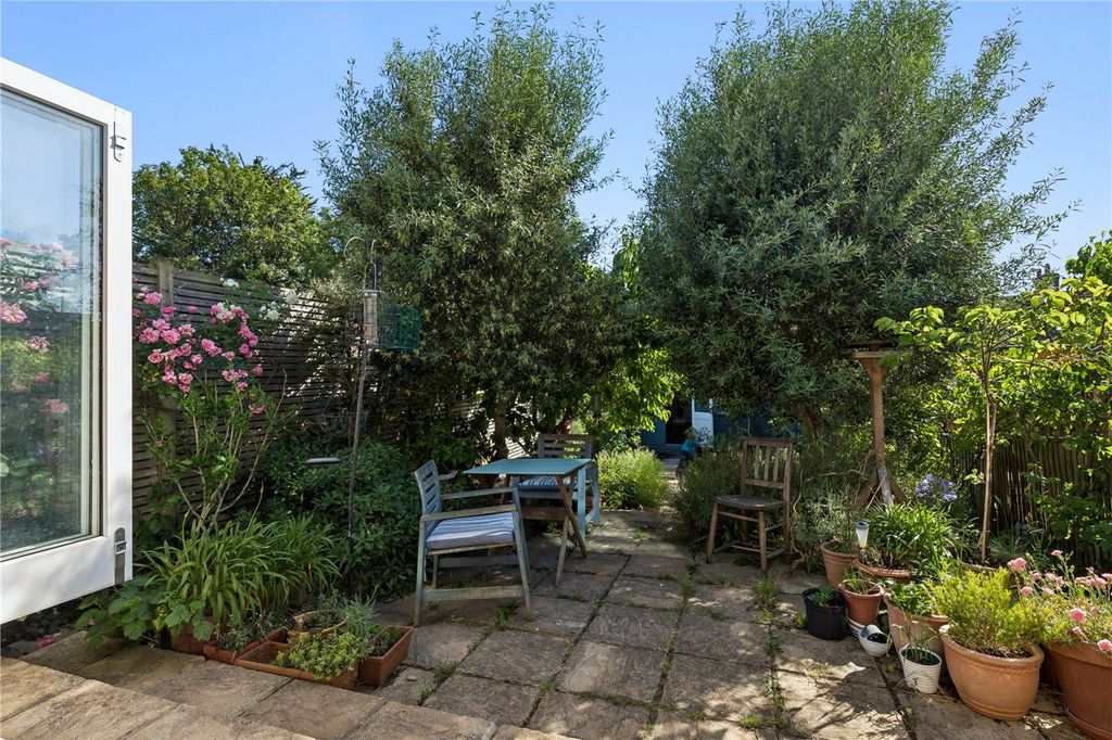 Property photo 2 of 15 Picture No. 04